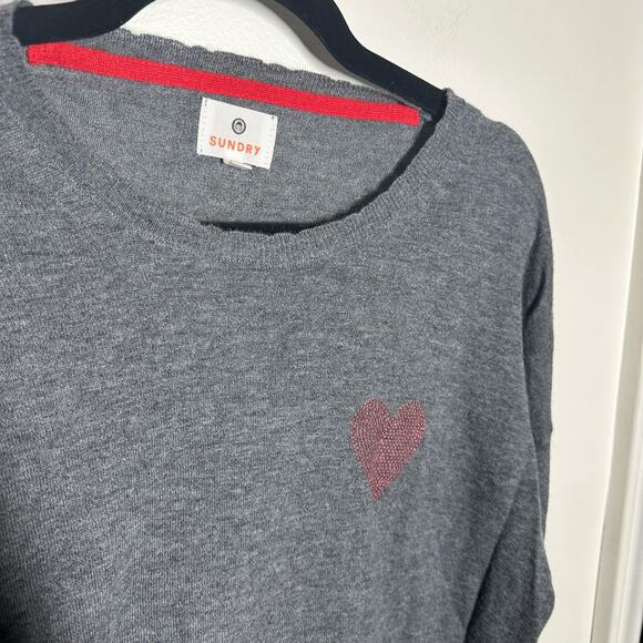 Sundry Gray Wool Cashmere Sweater Red Studded Heart Size Small Valentine's Day - Picture 2 of 9